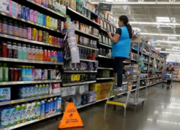 Walmart AI in stock control